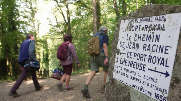 How volunteers ensure the marking of French hiking trails