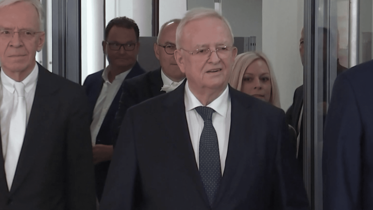 In Germany, the trial of the former CEO of Volkswagen, accused of having rigged engines, opens