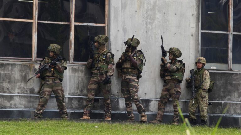 In Japan, joint military exercises with France against a backdrop of regional tensions