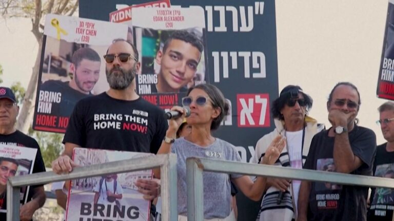 Israelis demand end to conflict after six hostages killed