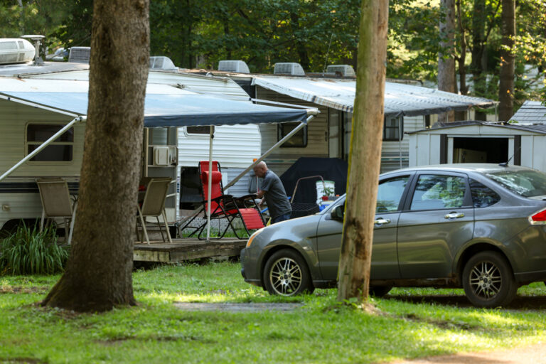 Land expropriated for a school in Mirabel | End of an era at Camping Donald