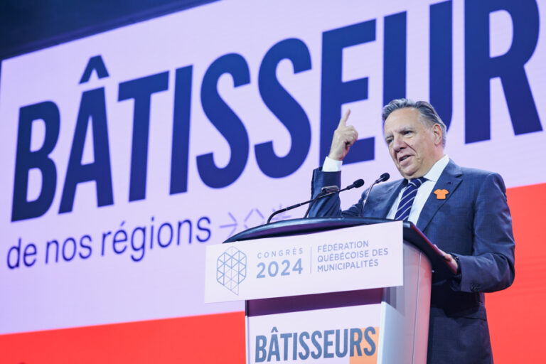 Legault wants to convince Quebecers to move to the regions