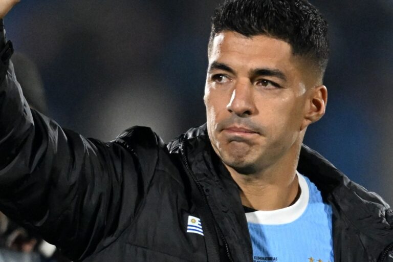 Legendary striker Luis Suarez bids farewell to Uruguay after draw