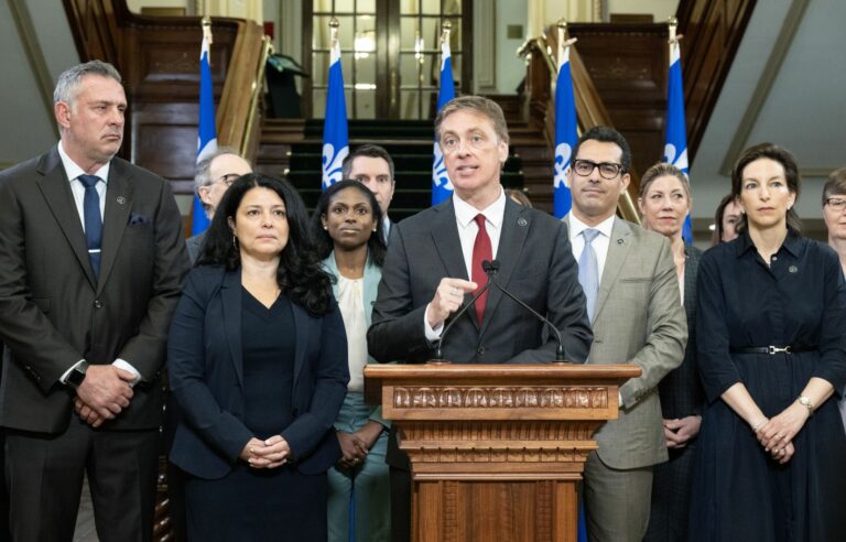 Liberal elected officials meet in caucus in Gatineau to prepare for the start of the parliamentary session