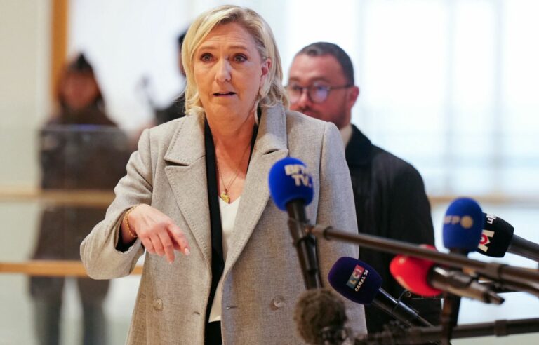 Marine Le Pen denies any wrongdoing at the start of her trial for embezzlement of European Parliament funds