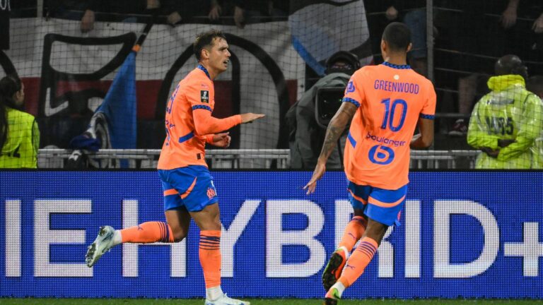 Marseille beat OL in the final seconds despite their numerical inferiority