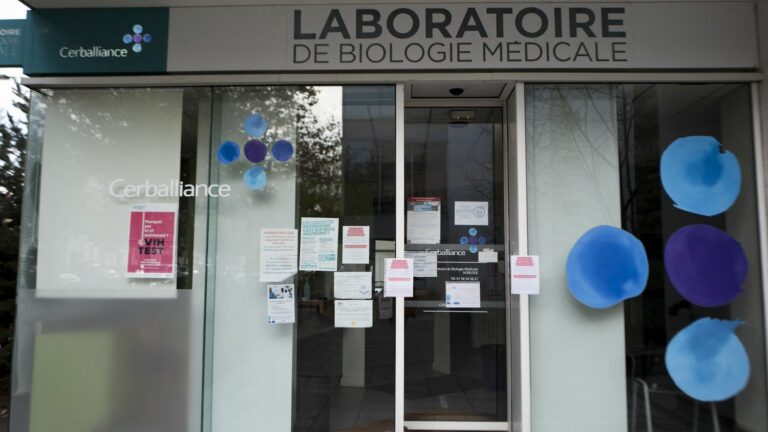 Medical analysis laboratories will “almost all” remain closed until Monday due to strike action