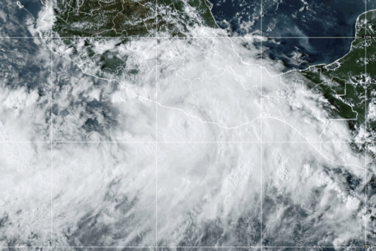 Mexico | Hurricane John, downgraded to Category 3, makes landfall