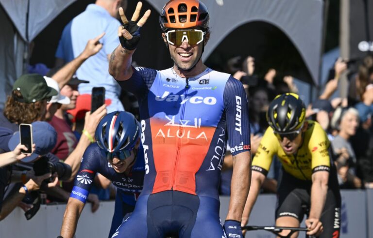 Michael Matthews wins the Grand Prix Cycliste de Québec, becoming the most successful cyclist in this race