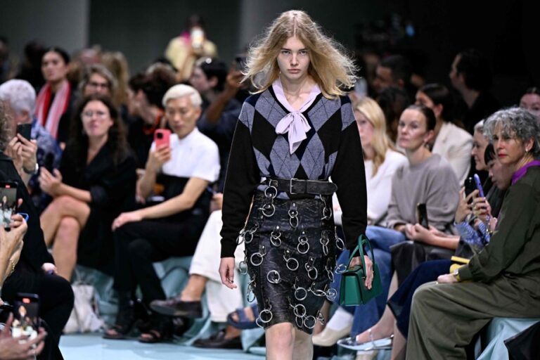 Milan Fashion Week | Prada presents its vision of superheroines