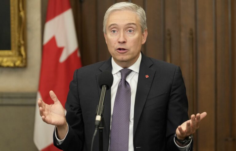 Minister Champagne challenges opposition in favour of Bill C-27 on artificial intelligence