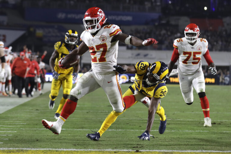 NFL | Chiefs add Kareem Hunt to practice roster