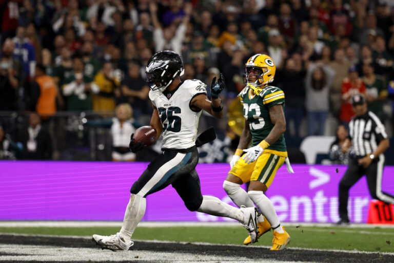 NFL | Eagles defeat Packers in São Paulo