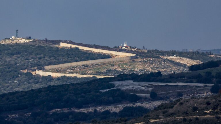 Near the border with Lebanon, Israelis are torn between fear and the desire to “fight”