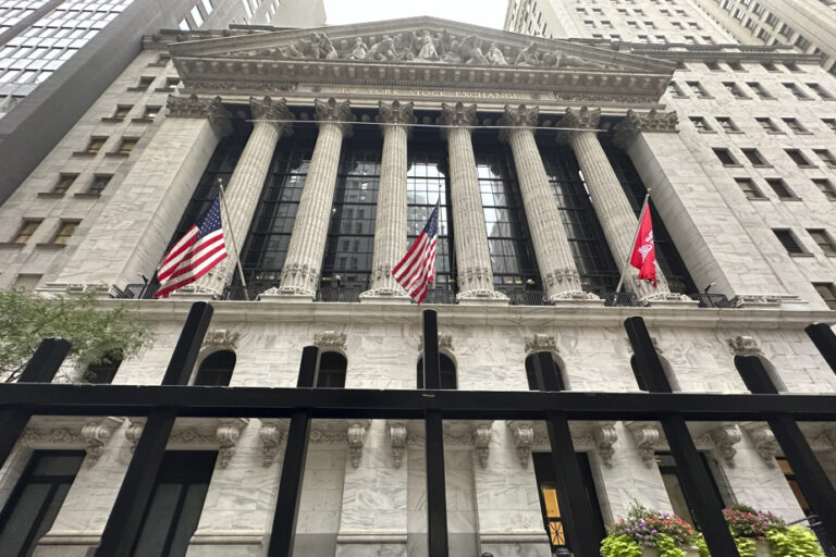 TSX and US stock markets close higher