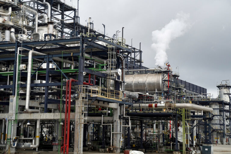 Nigeria | Gasoline from Africa’s largest refinery hits market