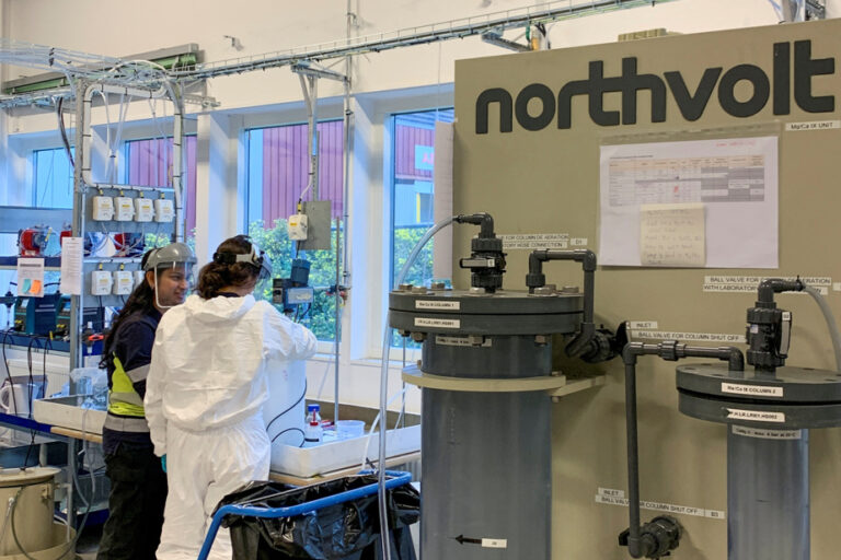 Northvolt cuts 1,600 jobs | Quebec promises put to the test