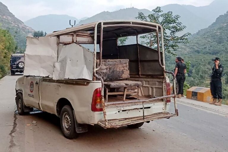 Pakistan | Policeman killed in blast targeting ambassadors’ convoy