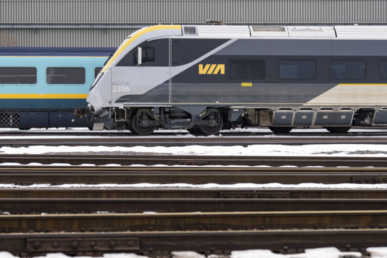 VIA Rail | Passengers stuck on train for 10 hours