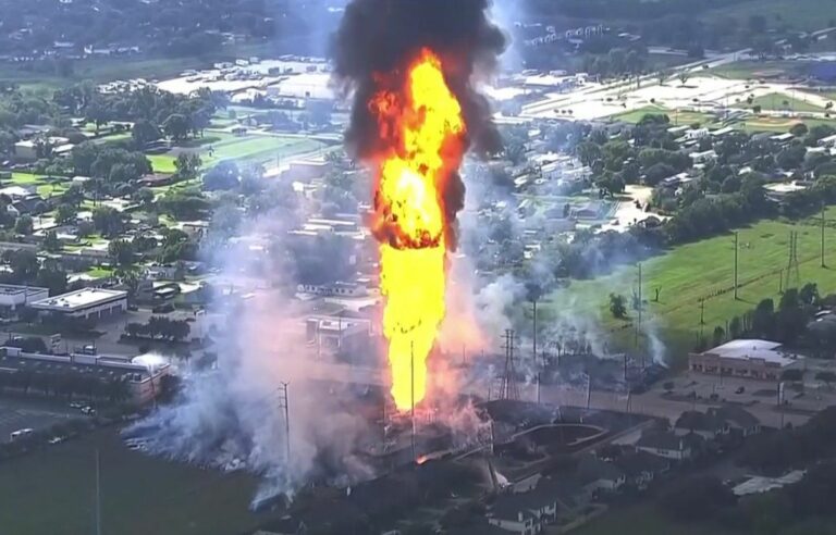 Pipeline catches fire in suburb of Houston, Texas