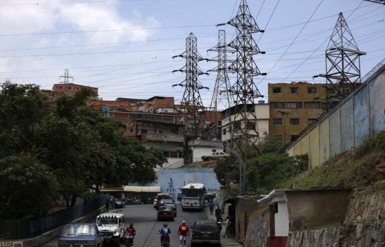 Power restored in Venezuela after outage at Simón Bolívar power plant