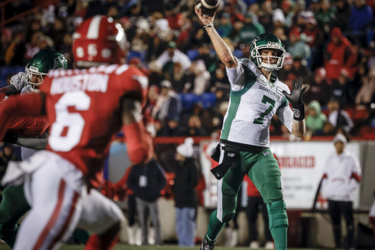 Roughriders win 37-29 over Stampeders