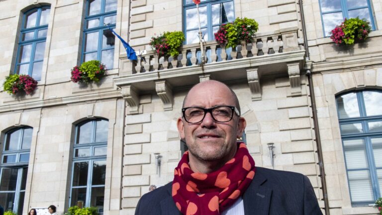 Saint-Brieuc Mayor Attacked with a Knife, Man Arrested