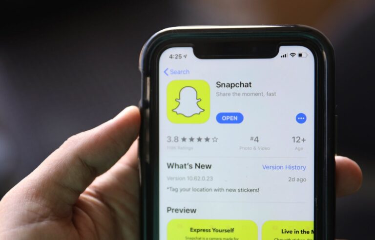 Snapchat cultivates its image as a “different” and “positive” social network