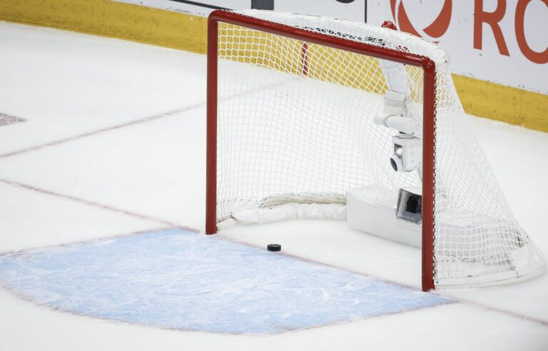 “The Ice is Thin. Professional Hockey, Rape Culture and Violence Against Women” tackles the toxic masculinity that reigns in some locker rooms