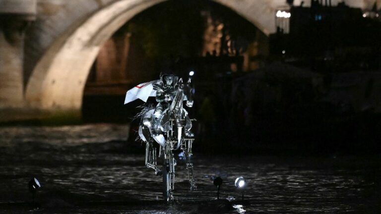 The metal horse from the opening ceremony of the 2024 Olympic Games in Paris will be exhibited at the Palace of Versailles