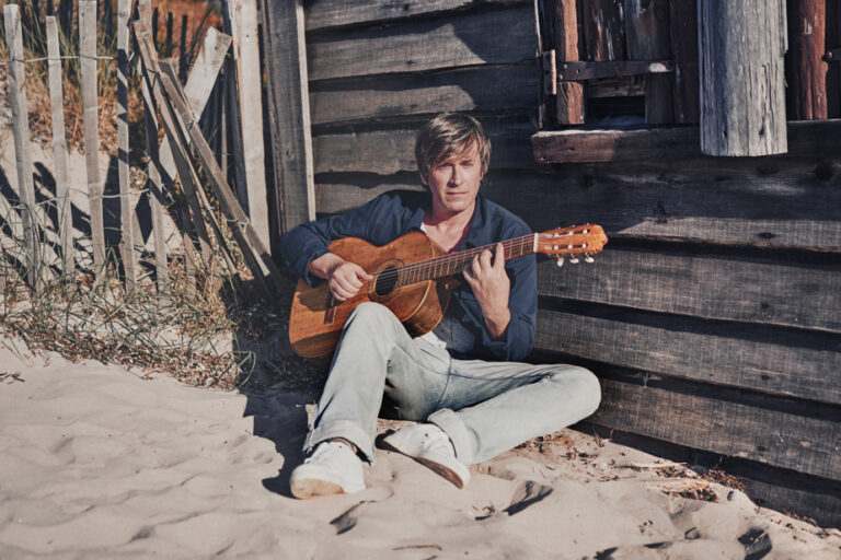 The timeless swing of Thomas Dutronc