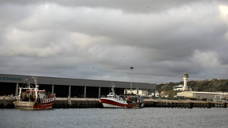 The trauma of fishermen who tried to save migrants shipwrecked in the English Channel