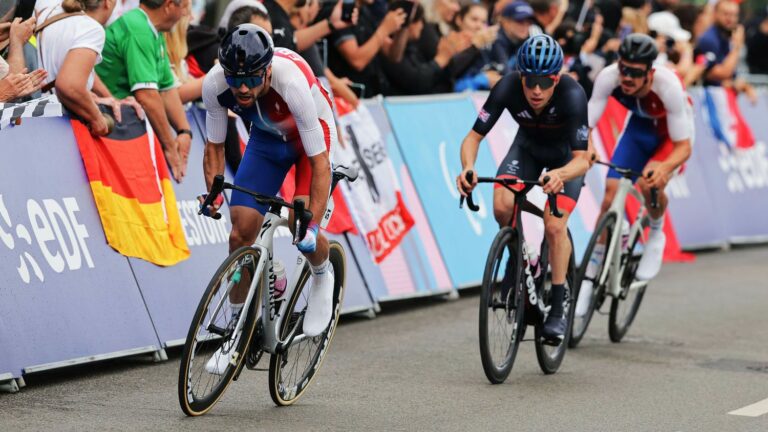 Thomas Peyroton-Dartet takes silver and Alexandre Léauté bronze in cycling road race