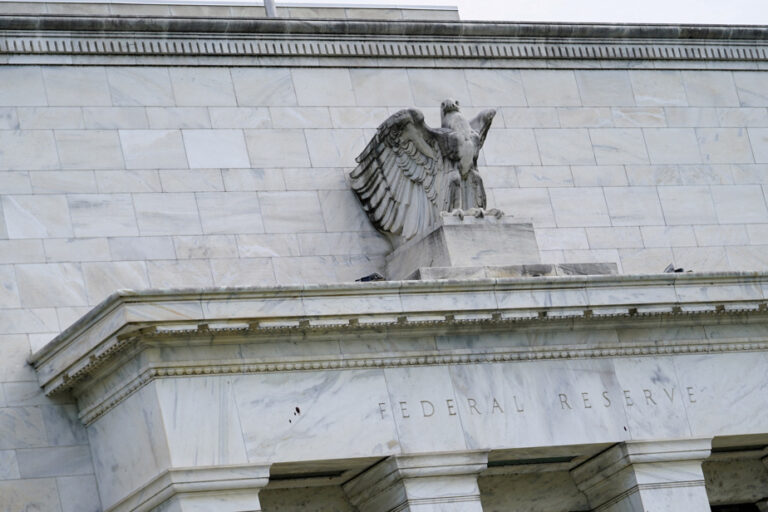 United States | Employment and inflation now have equal attention from a Fed official