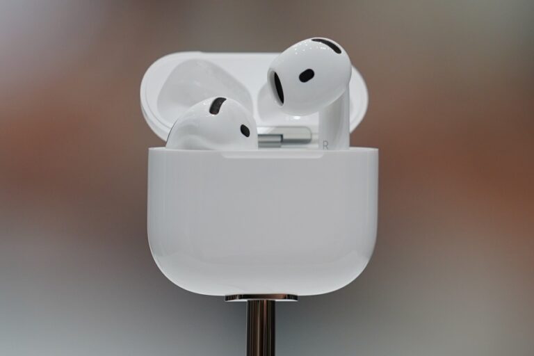 United States | New feature turns AirPods into hearing aids