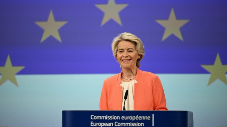 Ursula von der Leyen will finally present her new team in mid-September