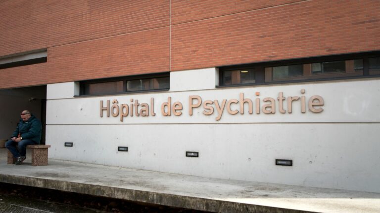 “We need concrete measures with resources,” says the head of the psychiatry department at Créteil University Hospital