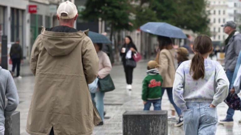 What are the expectations of French citizens?