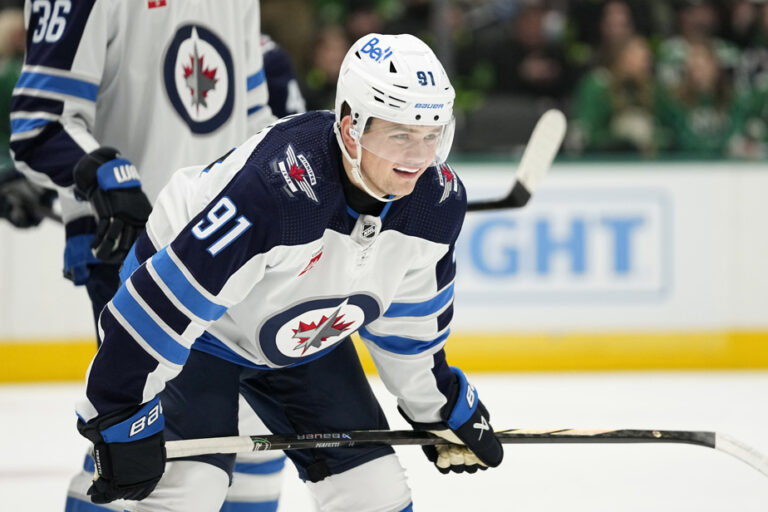 Winnipeg Jets | Cole Perfetti signs two-year contract