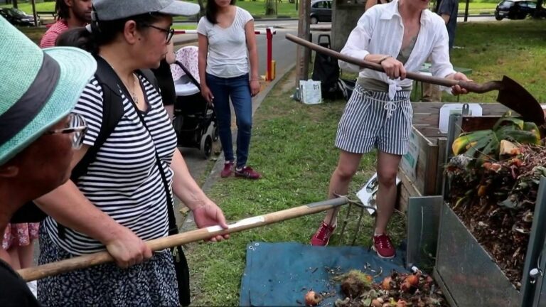 an association raises awareness about ecology among residents of working-class neighborhoods