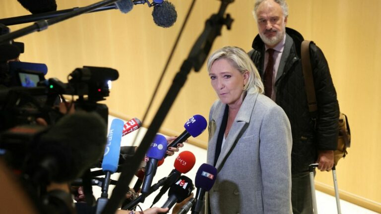 at the opening of the trial, Marine Le Pen assures “not having violated any rules”