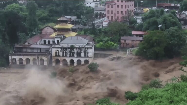 nearly 200 dead in record floods