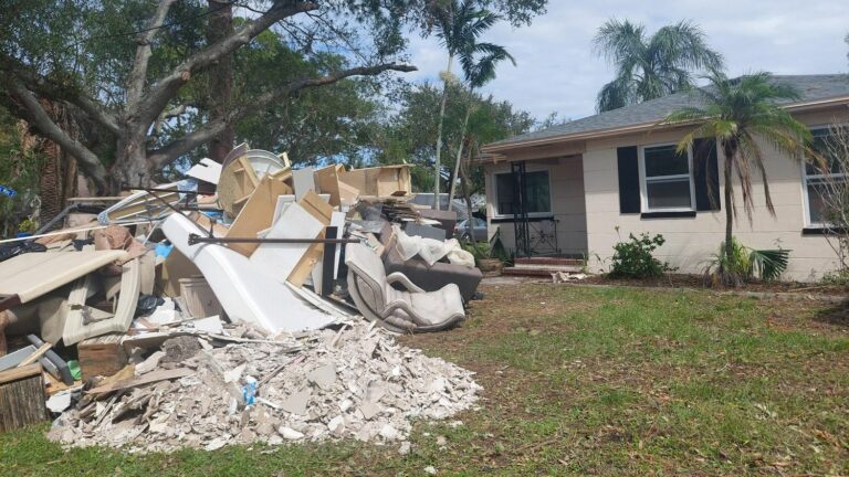 in Florida, Hurricane Milton aggravates the damage already caused by the passage of Helene