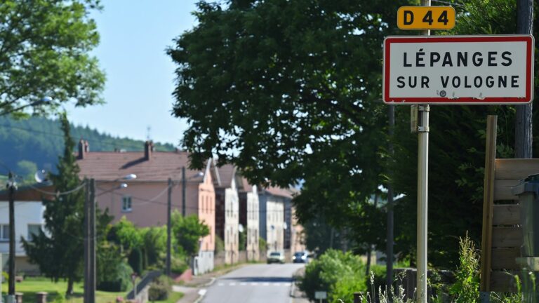 40 years after the murder of little Grégory, the inhabitants of Lépanges-sur-Vologne want to turn the page