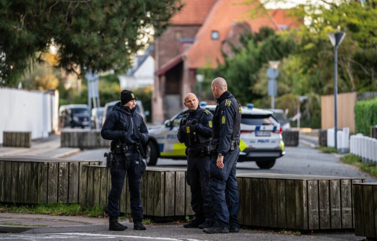 A double explosion occurred near the Israeli embassy in Denmark and shots targeted the one located in Sweden