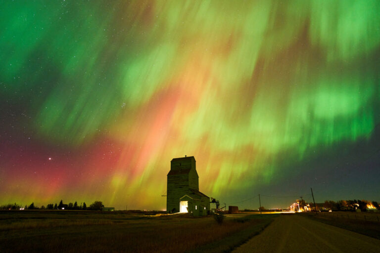 A solar storm and its northern lights expected Thursday