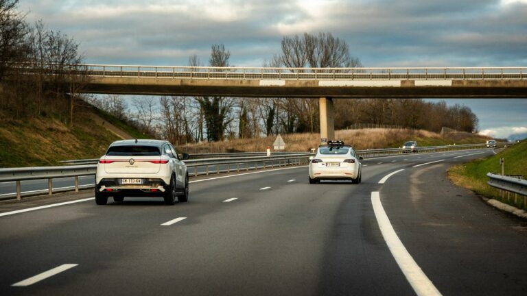 An accident involving a Tesla electric car leaves four dead in Deux-Sèvres