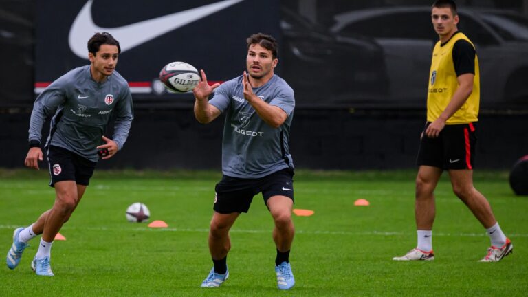 Antoine Dupont returns to the Toulouse group for the Clermont reception after a golden summer