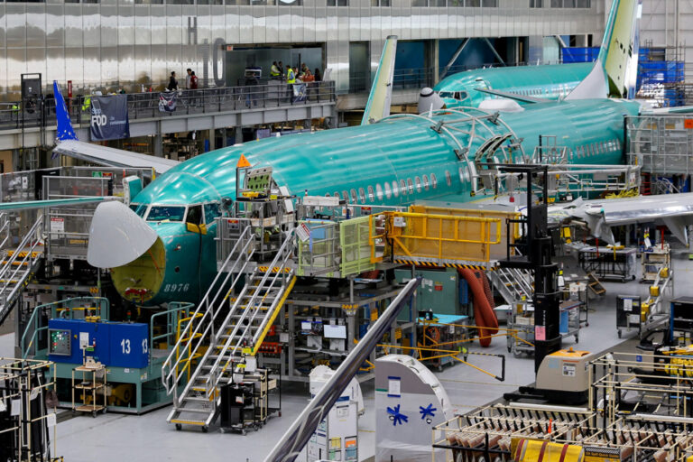 Boeing will reduce its global workforce by 10%