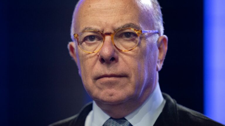 “By dint of the most reasonable facial crimes on the left, we end up having to endure the real right,” tackles Bernard Cazeneuve